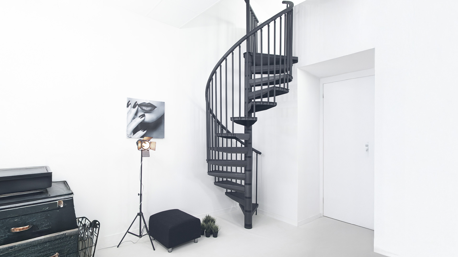 Spiral staircase DELTA Black